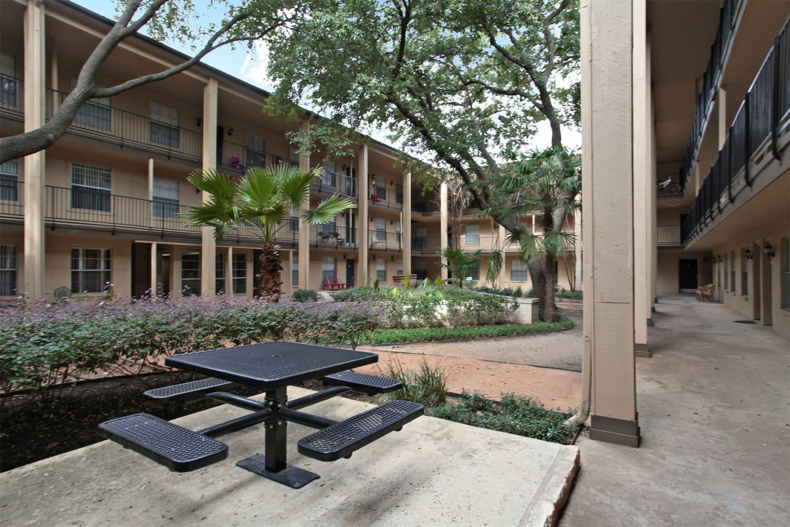 Austin Apartment: 7201 Hart Ln
