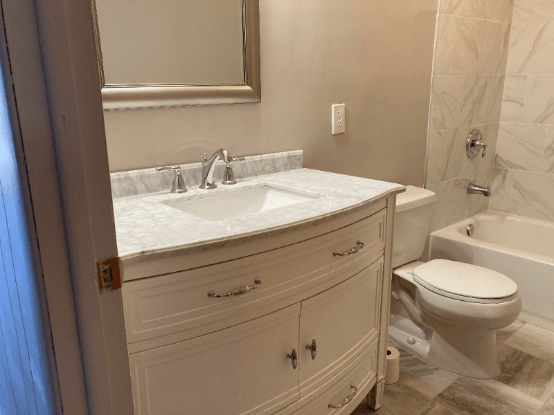 Dewitt Apartment: 5599 Thompson Road