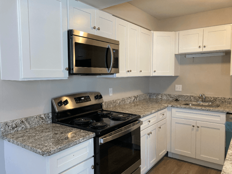 Dewitt Apartment: 5599 Thompson Road
