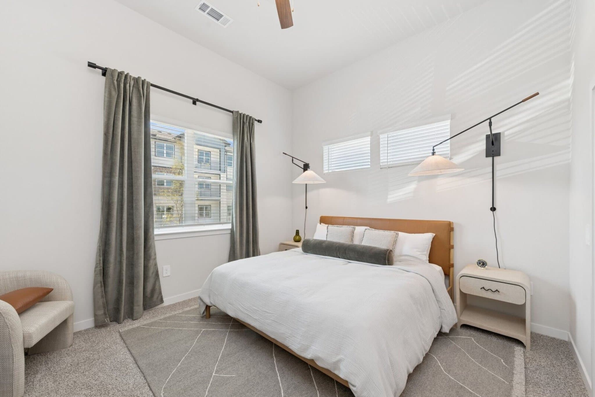 Grtand Prairie Apartment: 2290 Forum Dr