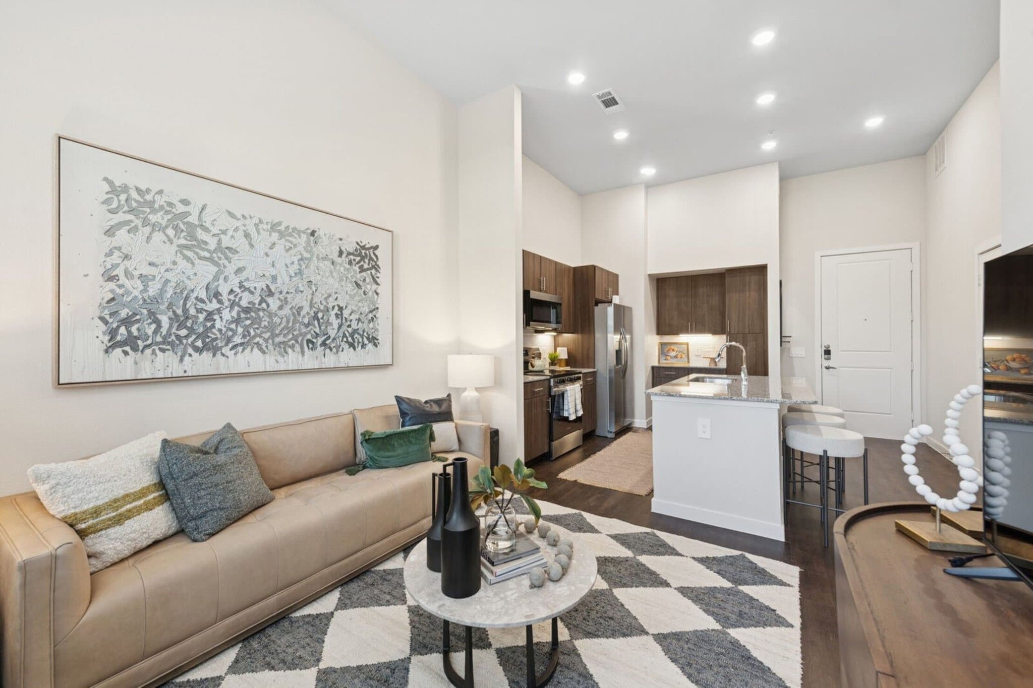 Grtand Prairie Apartment: 2290 Forum Dr