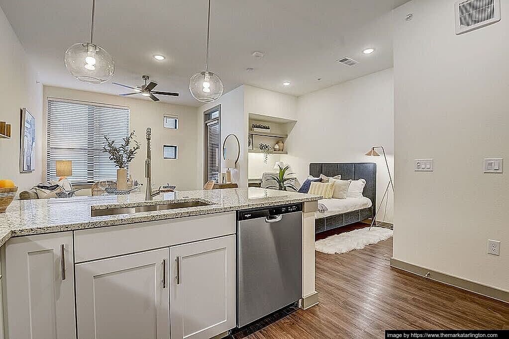 Arlington Apartment: 3701 Dr. Martin Luther King Jr. Dr