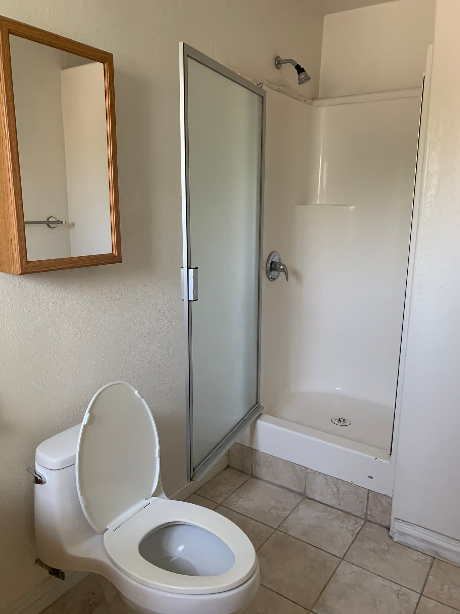 Los Angeles Single Room: 4416 Franklin ave.