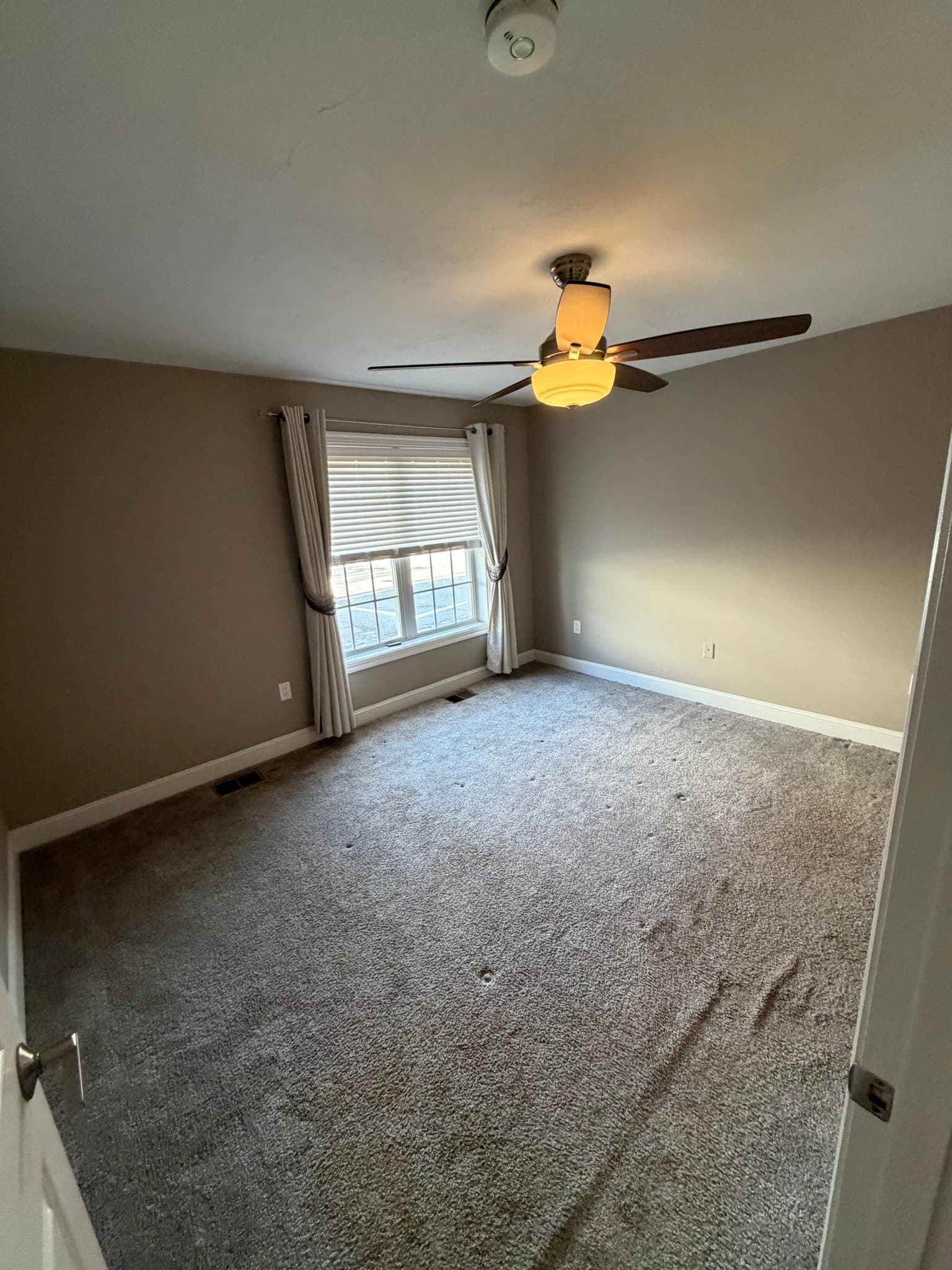 Millbury Apartment: 19 Main St
