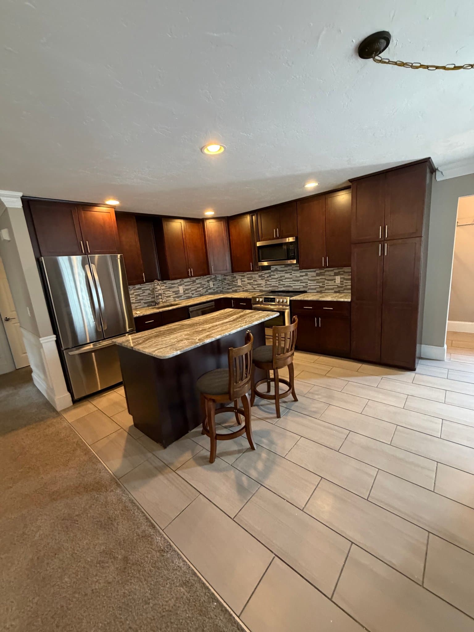 Millbury Apartment: 19 Main St
