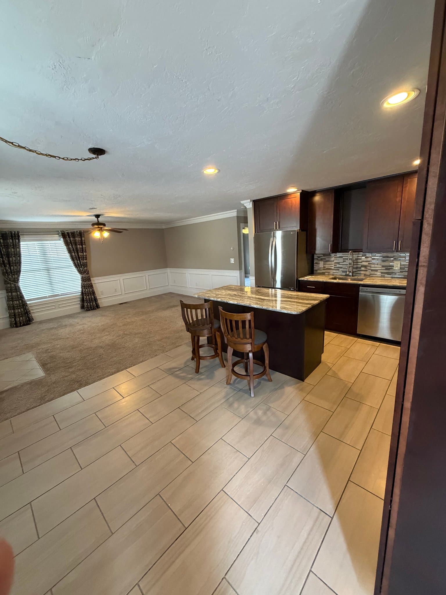 Millbury Apartment: 19 Main St