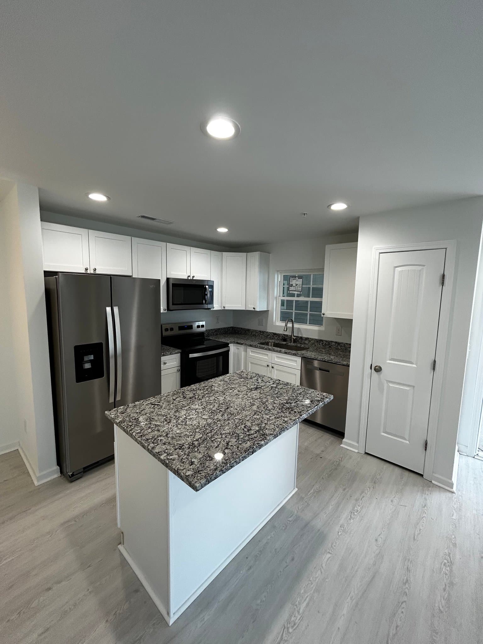 Longs Condo: 171 Charter Dr