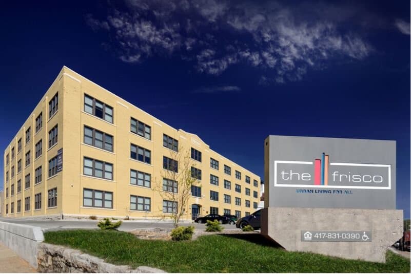 SPRINGFIELD Apartment: 309 S Jefferson Ave