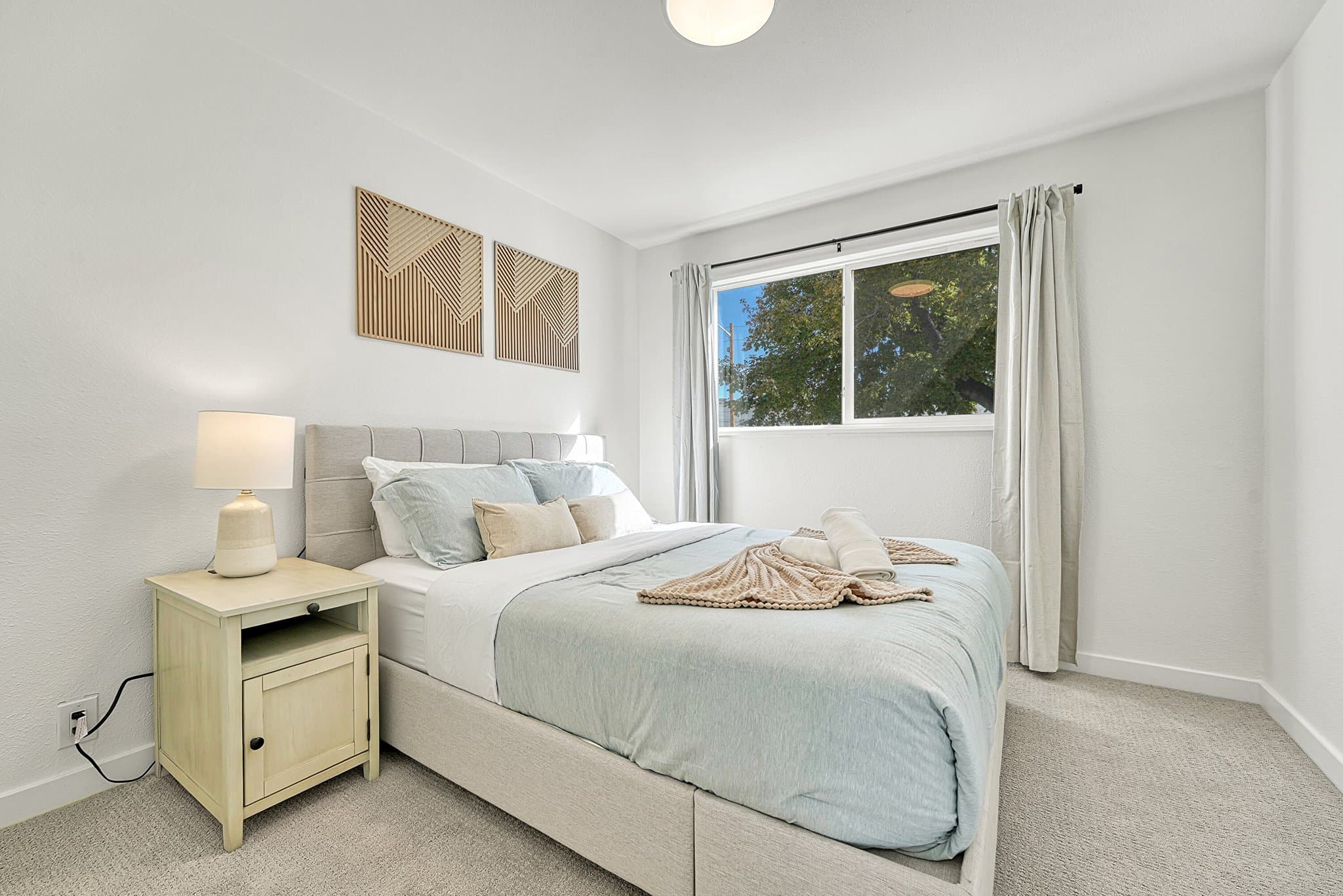 Aurora Multiplex: 57 Del Mar Cir