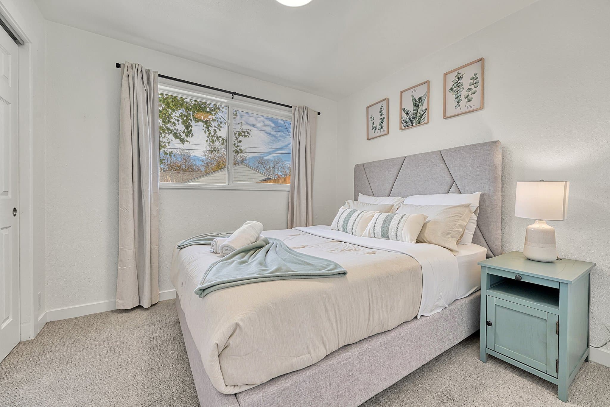 Aurora Multiplex: 57 Del Mar Cir