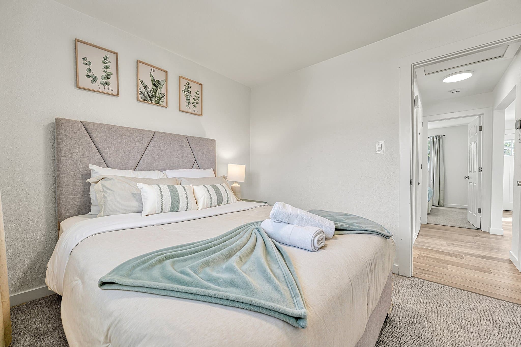 Aurora Multiplex: 57 Del Mar Cir