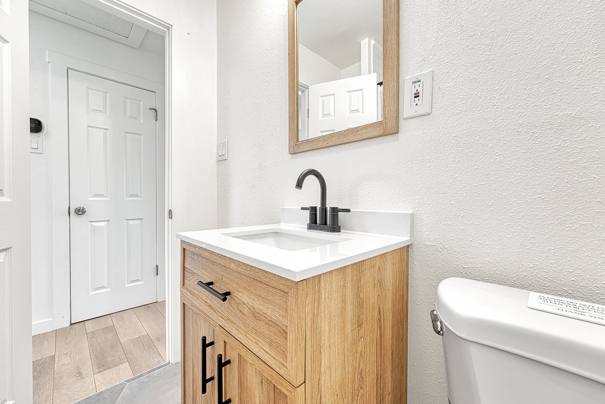 Aurora Multiplex: 57 Del Mar Cir