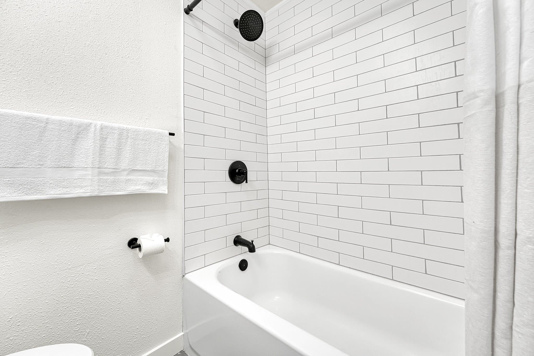 Aurora Multiplex: 57 Del Mar Cir
