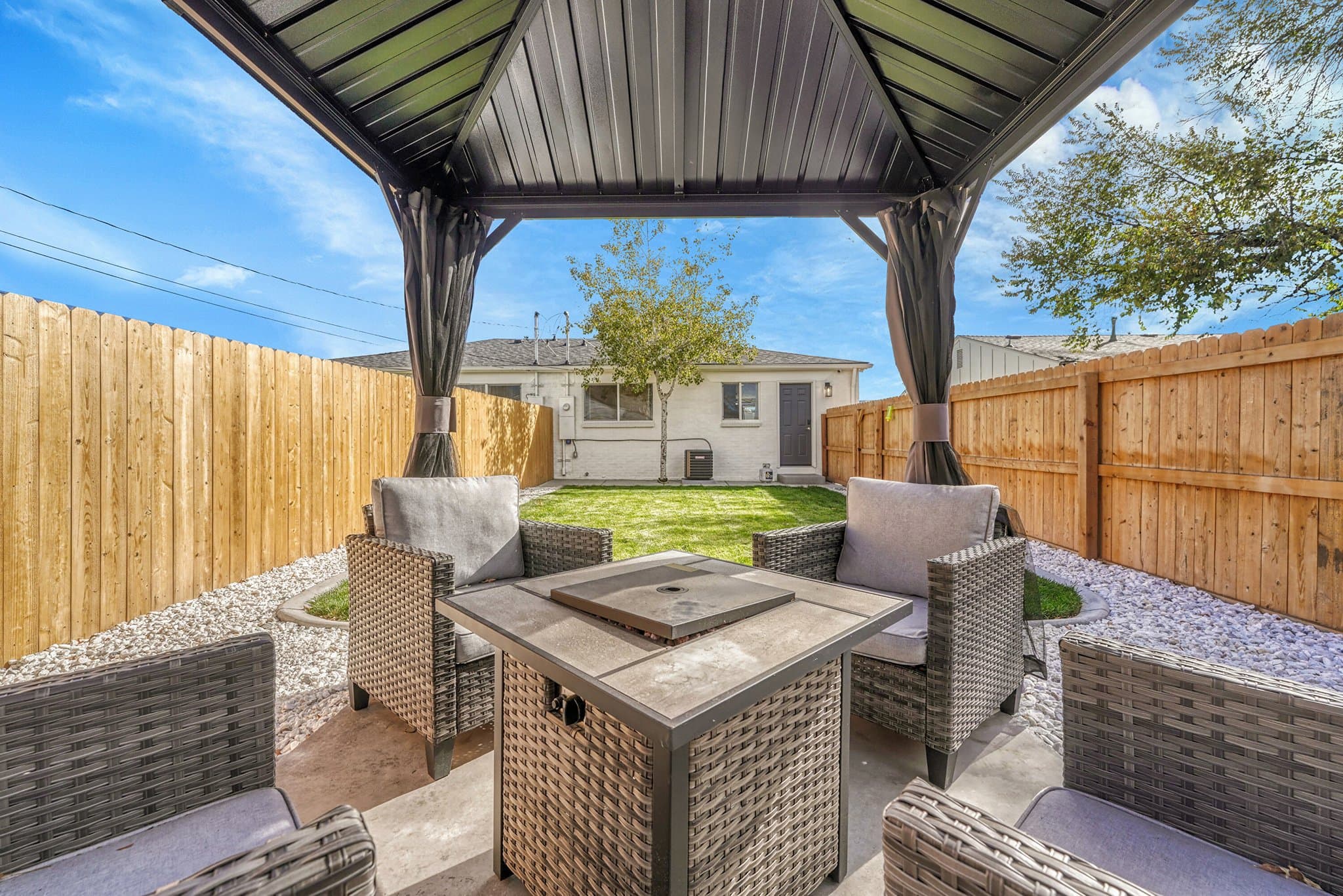 Aurora Multiplex: 57 Del Mar Cir
