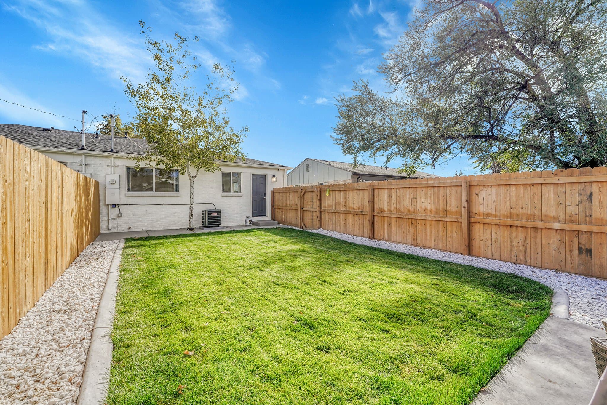 Aurora Multiplex: 57 Del Mar Cir