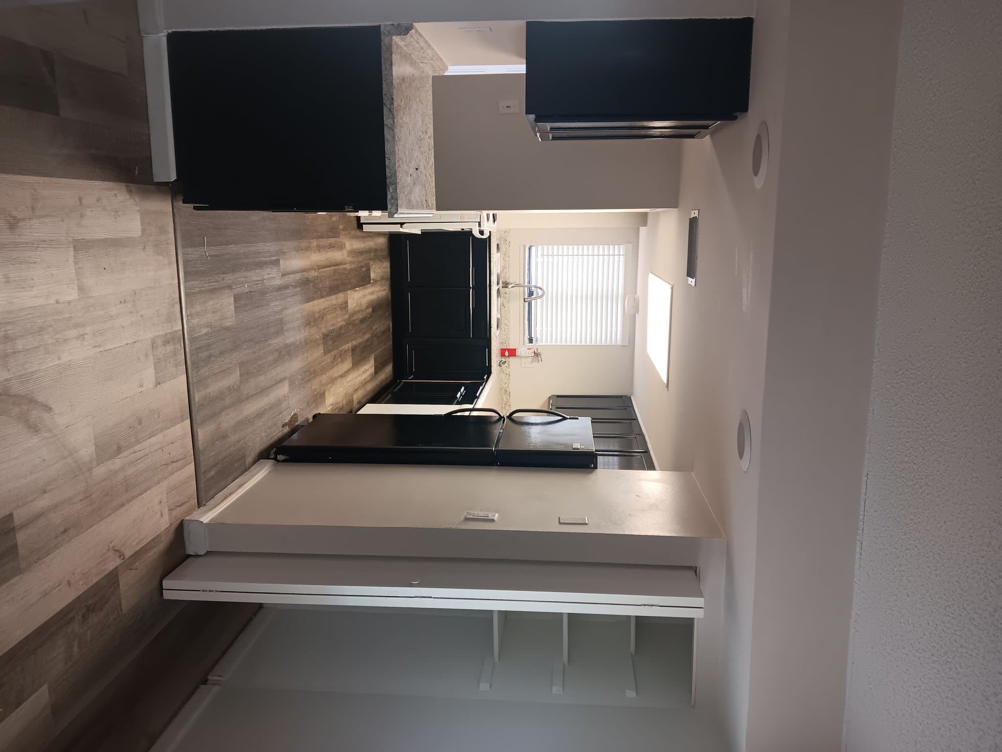 Sanford Apartment: 2541 S Myrtle Ave