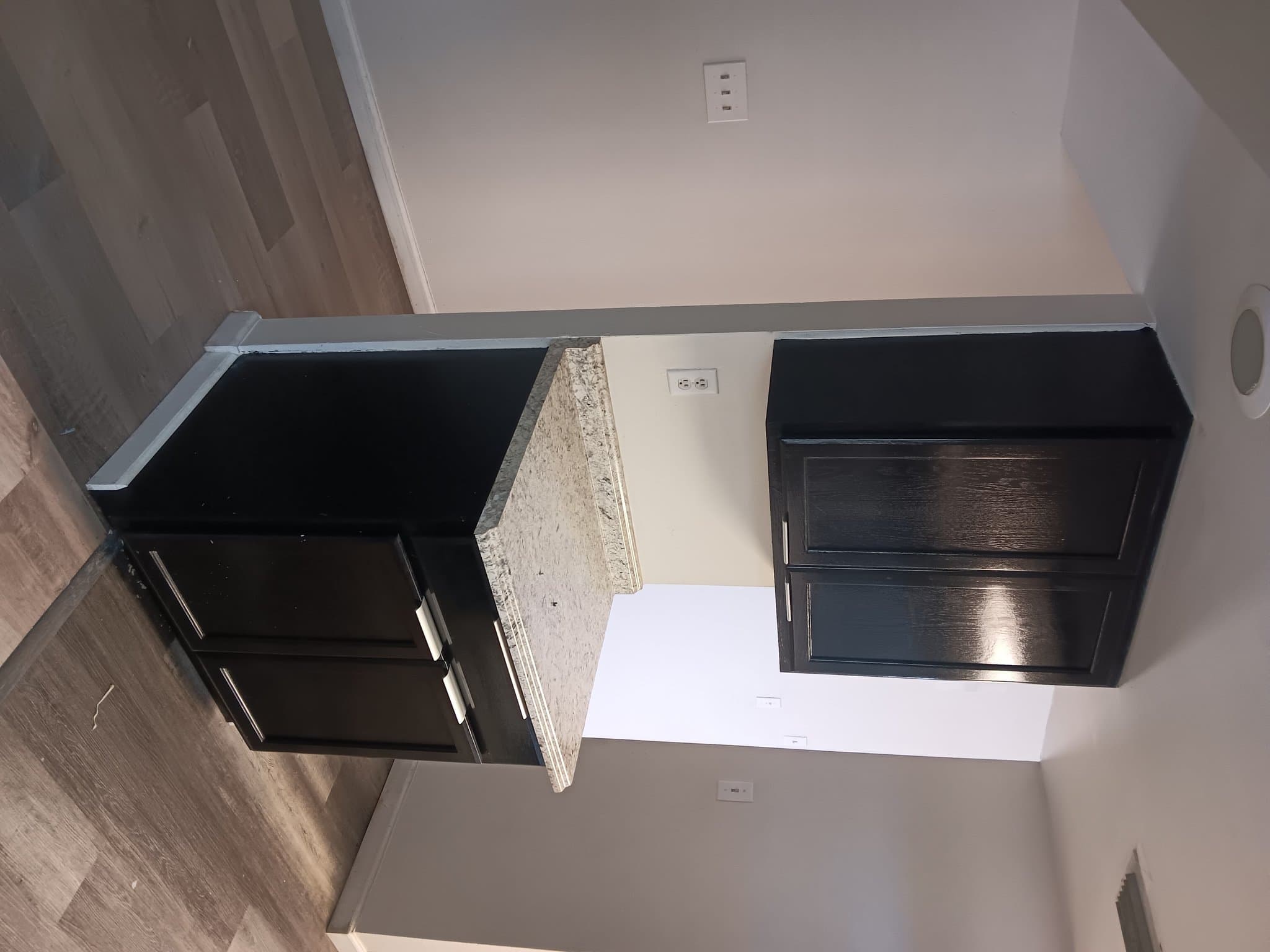 Sanford Apartment: 2541 S Myrtle Ave