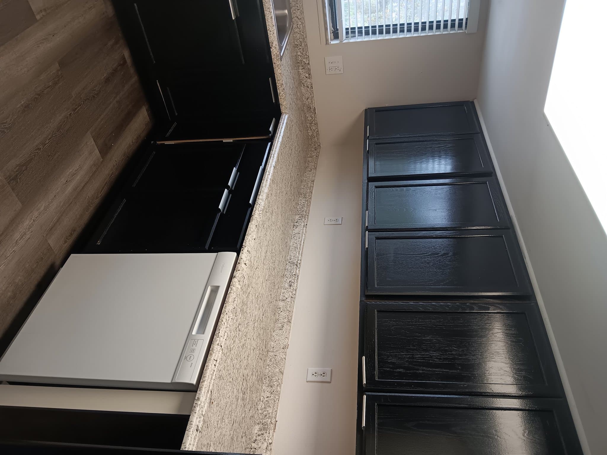 Sanford Apartment: 2541 S Myrtle Ave