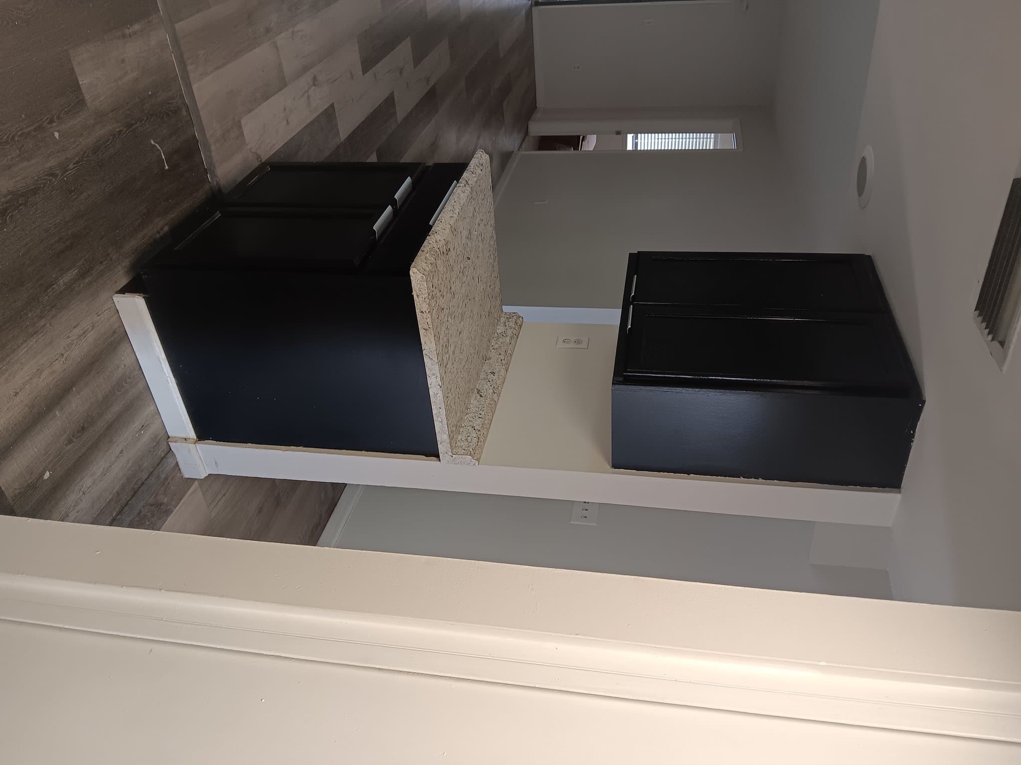 Sanford Apartment: 2541 S Myrtle Ave