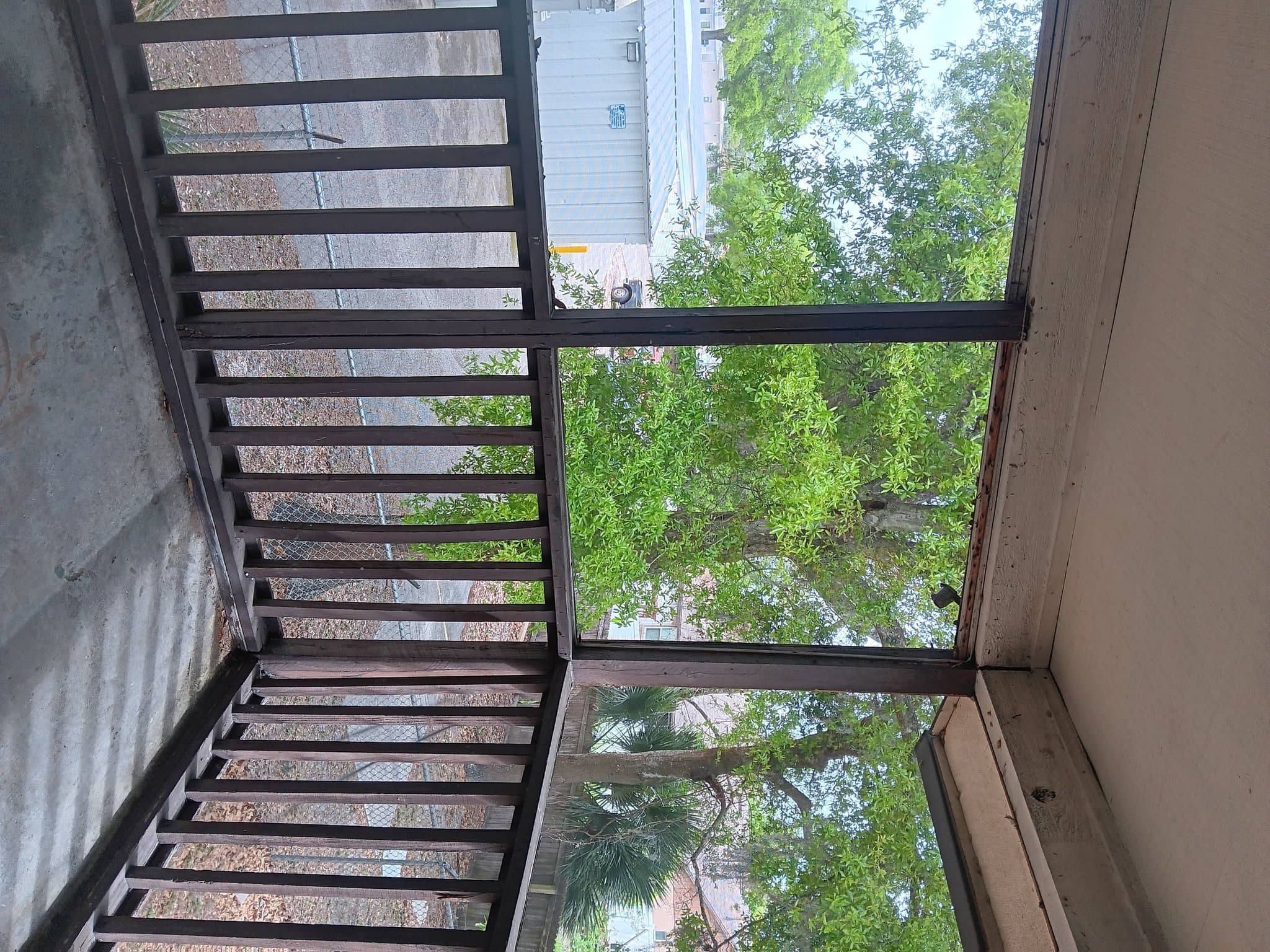 Sanford Apartment: 2541 S Myrtle Ave