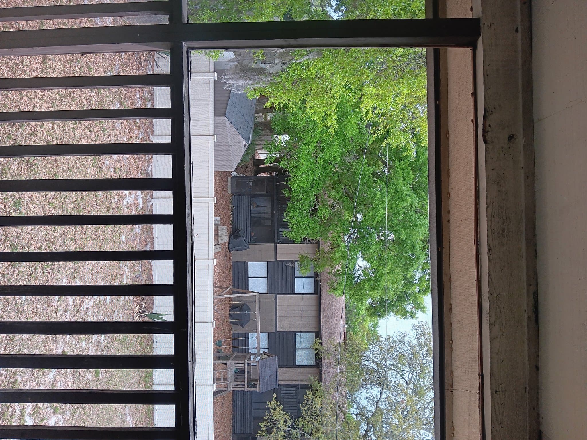 Sanford Apartment: 2541 S Myrtle Ave