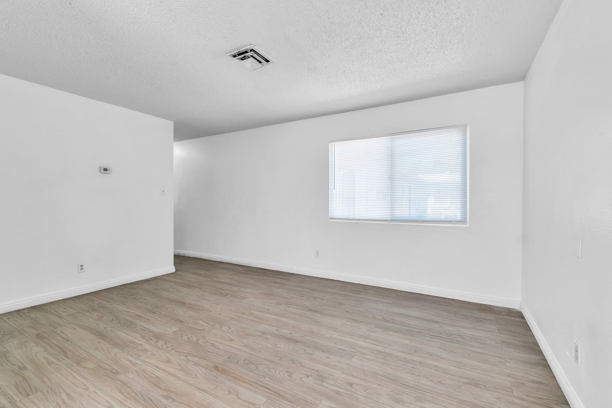 Las Vegas Multiplex: 2508 E Mesquite Ave