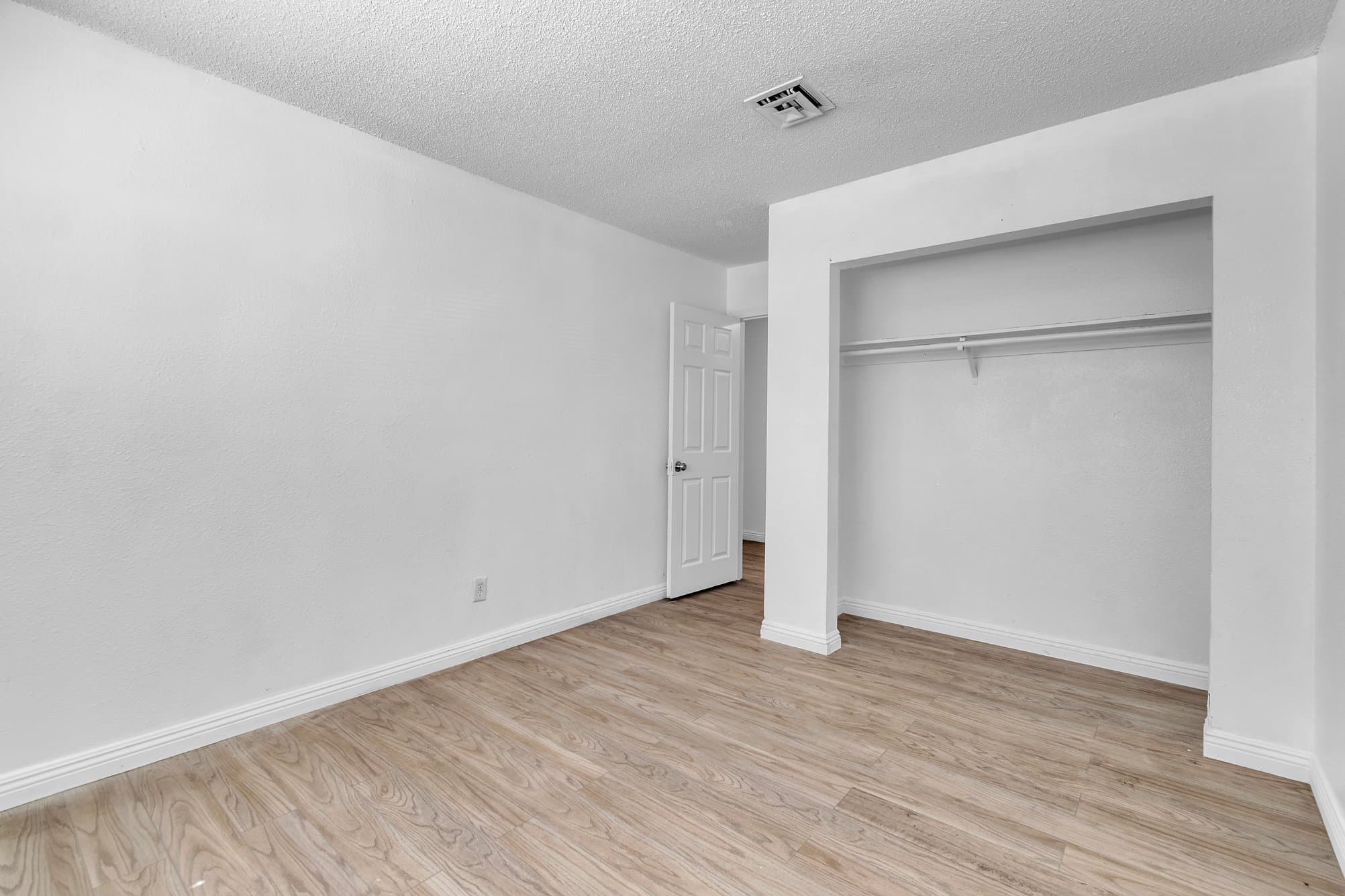 Las Vegas Multiplex: 2508 E Mesquite Ave