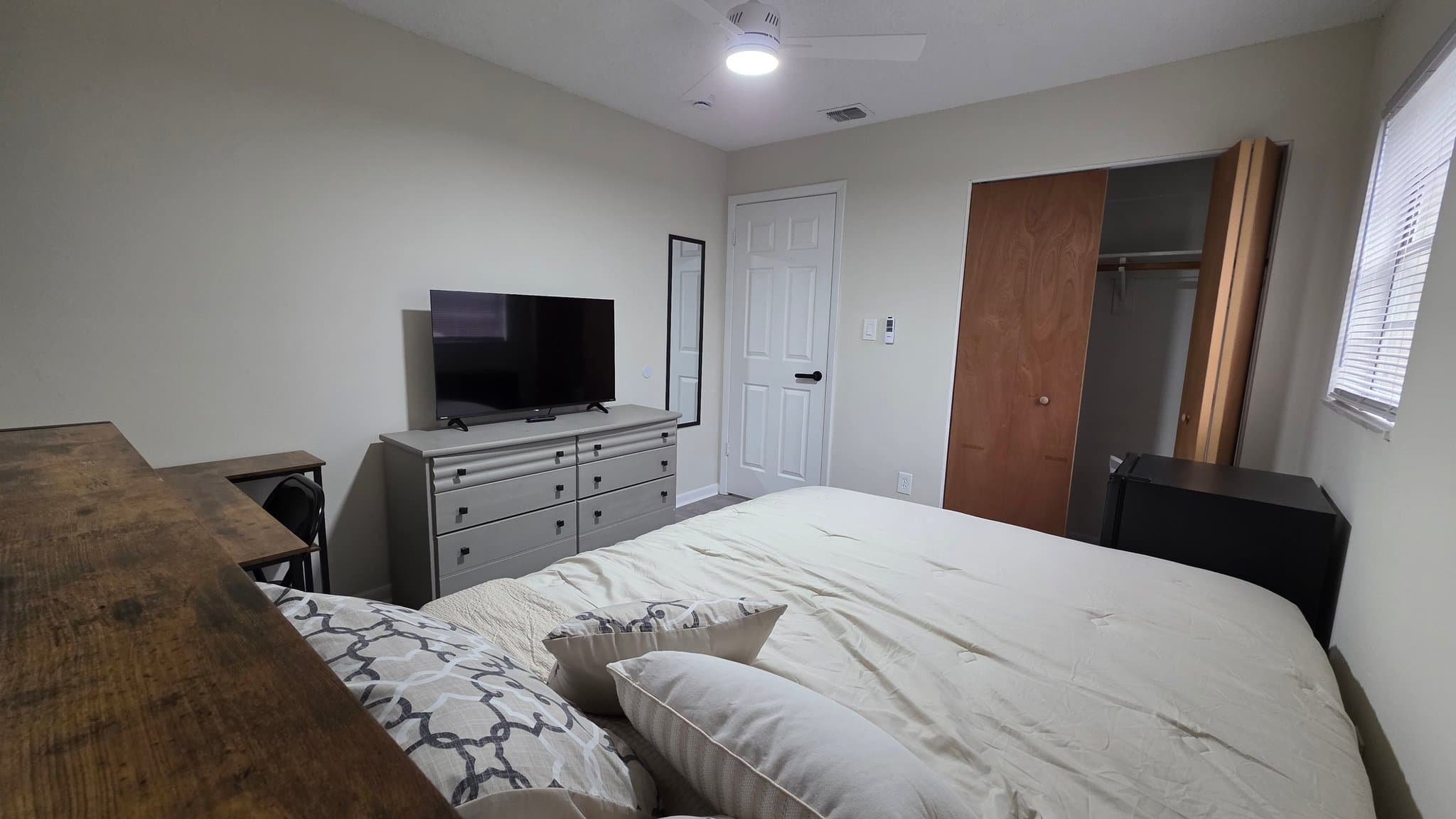Orlando Single Room: 1343 Poppy Ave.