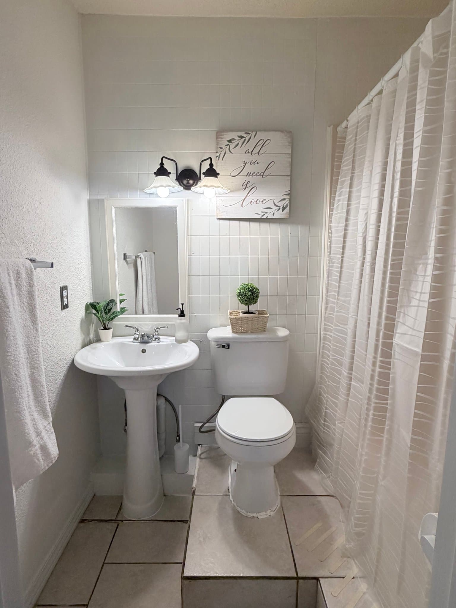 San Antonio Apartment: 7418 Meadow Cliff St