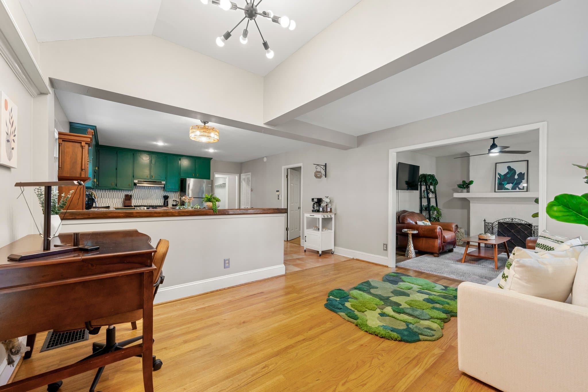 Decatur House: 315 W Benson St