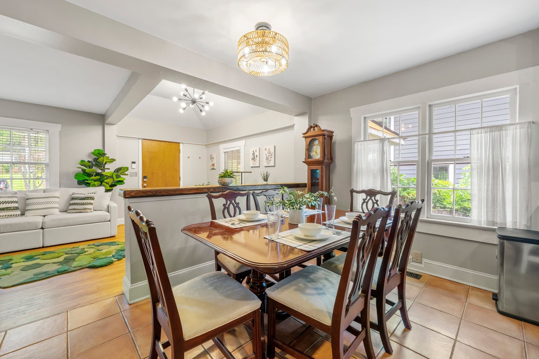 Decatur House: 315 W Benson St