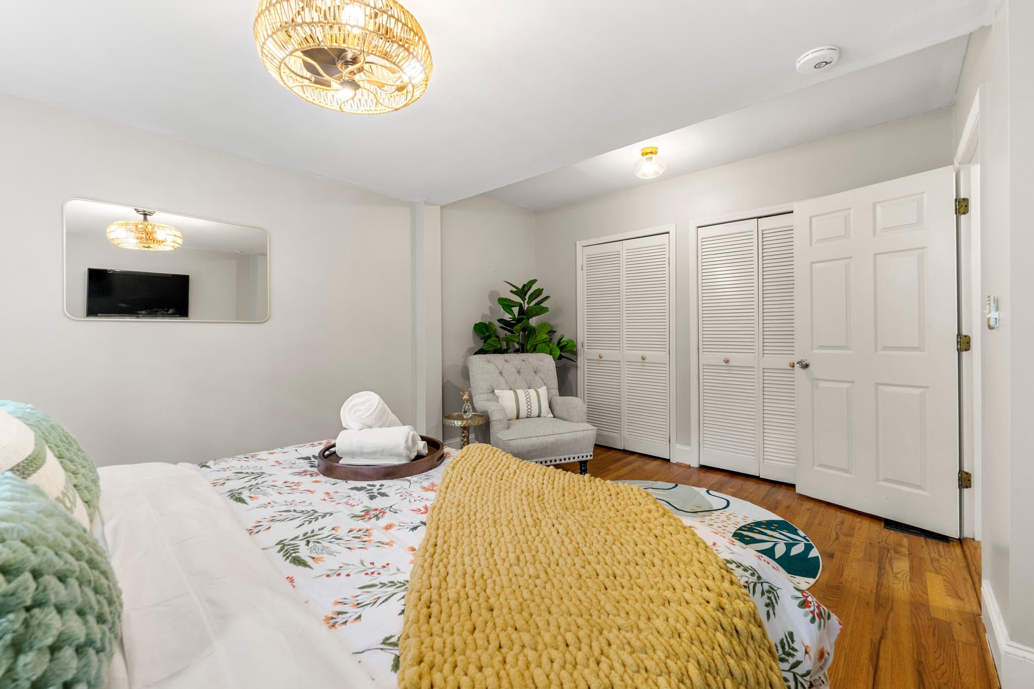 Decatur House: 315 W Benson St