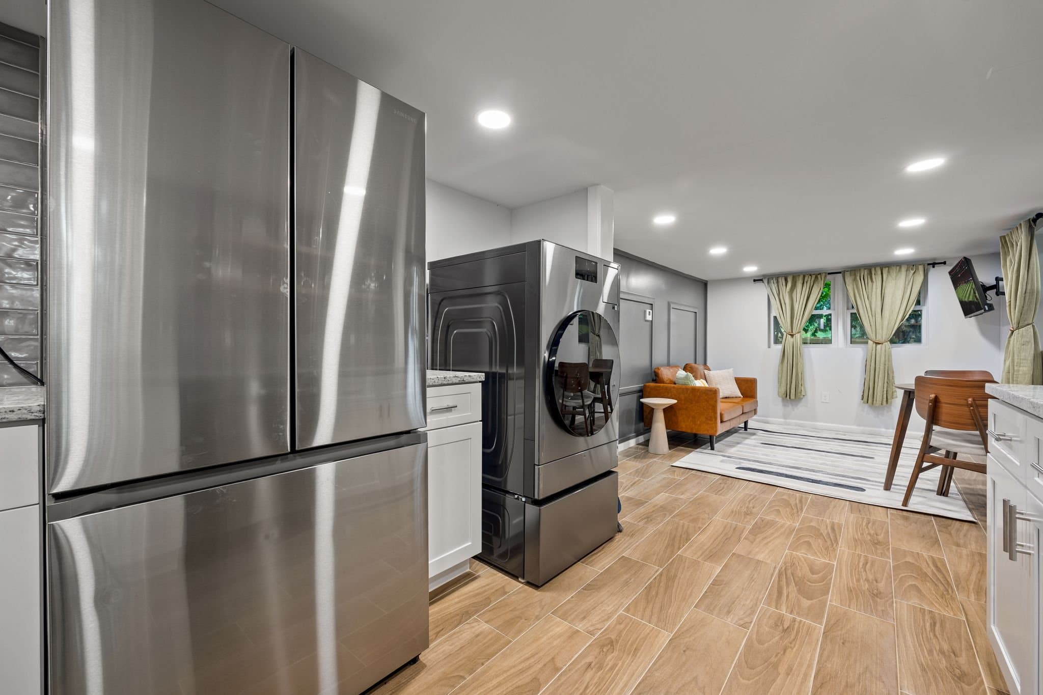Atlanta Multiplex: 10 Claire Drive SE