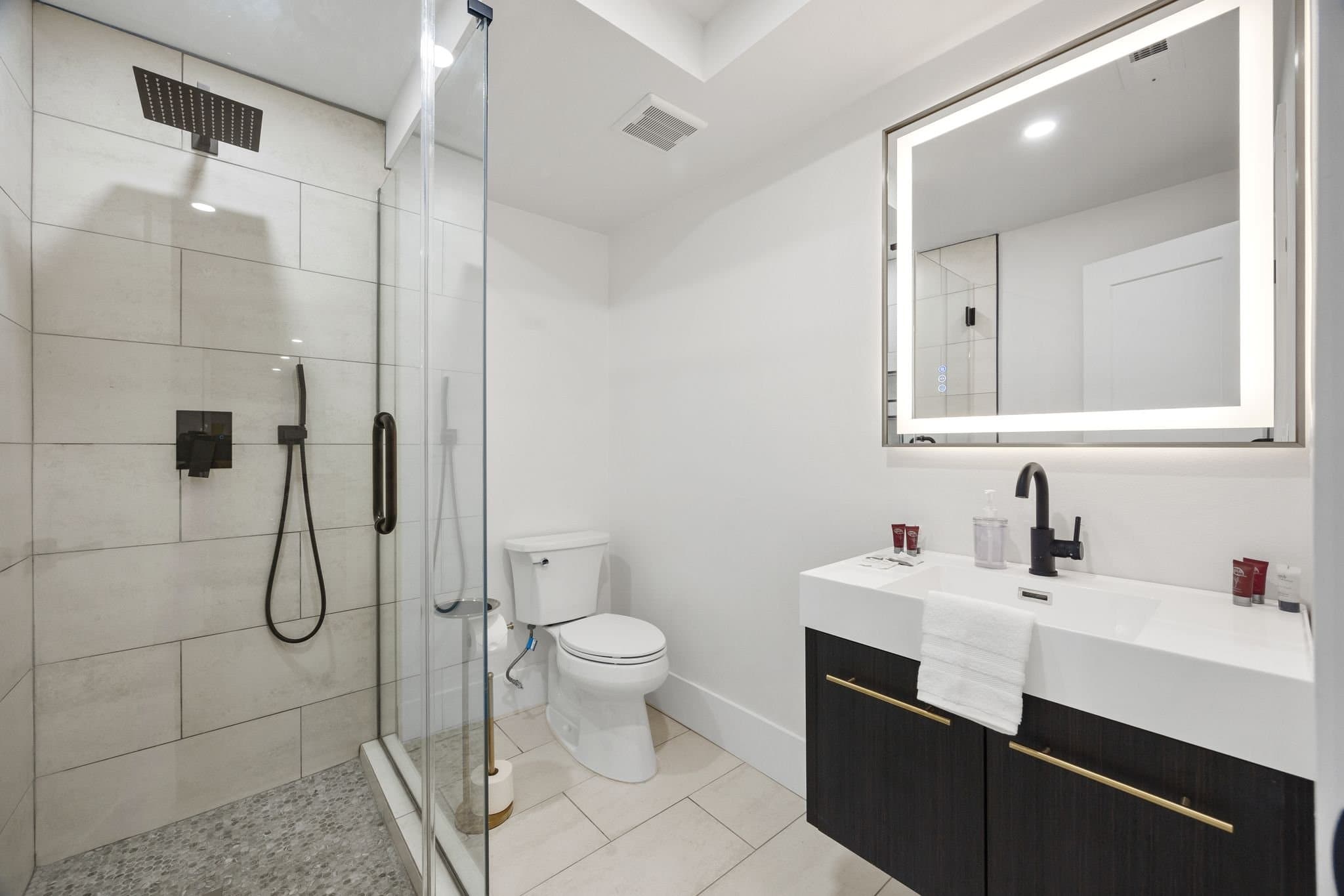 Atlanta House: 1603 Ezra Church Dr NW