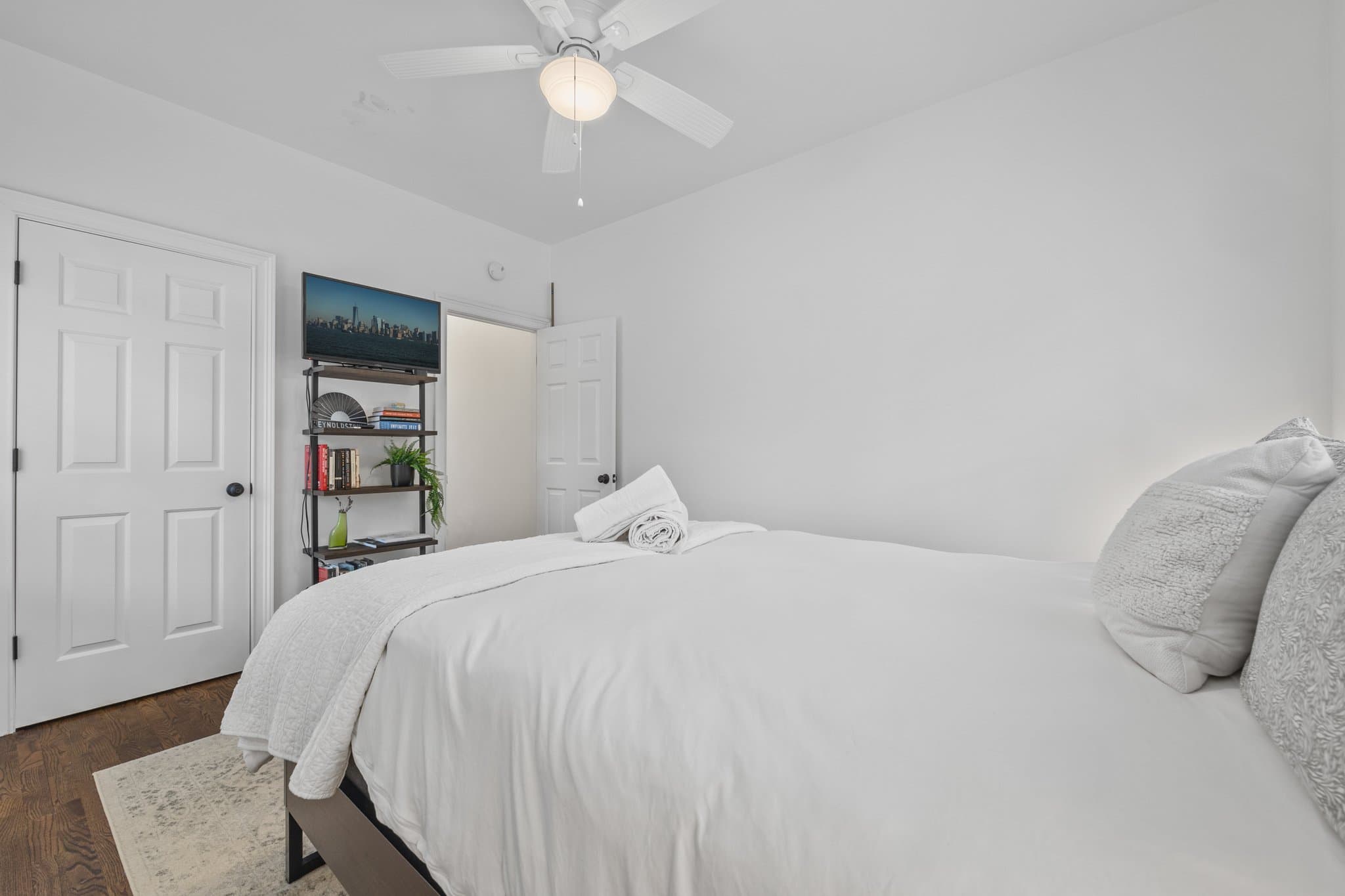 Atlanta House: 144 Holiday Ave NE