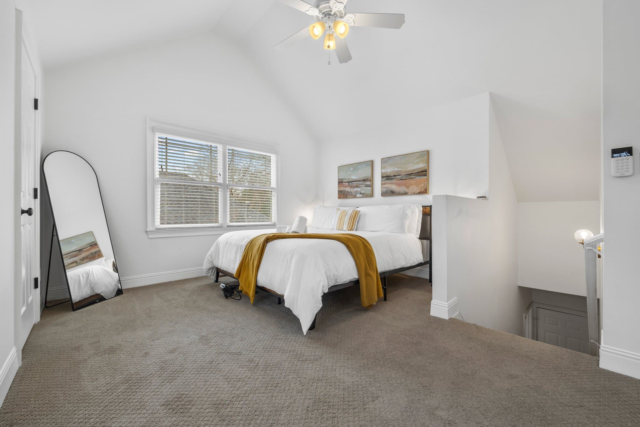 Atlanta House: 144 Holiday Ave NE