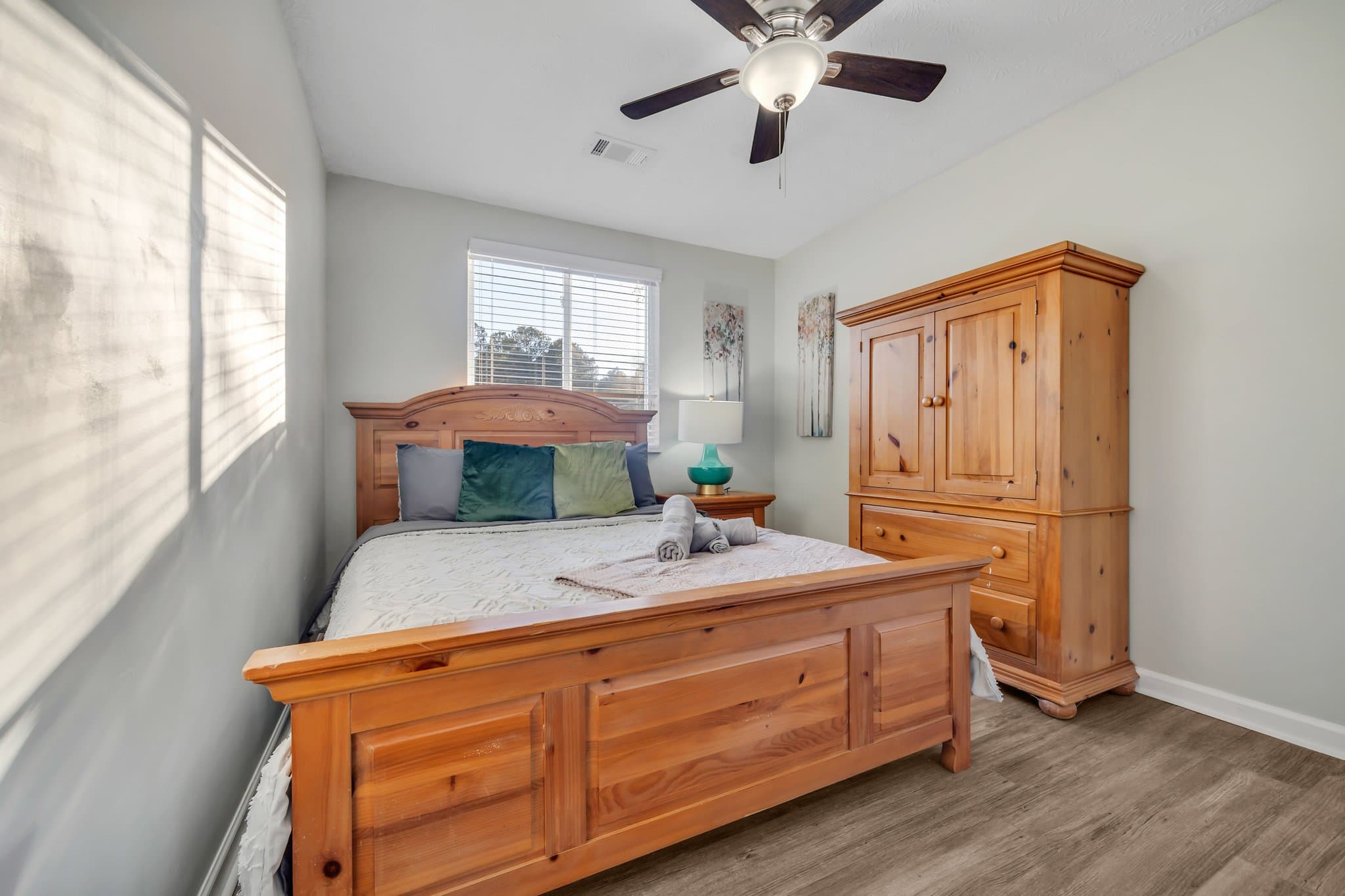 Atlanta House: 8802 Long Beach Cir