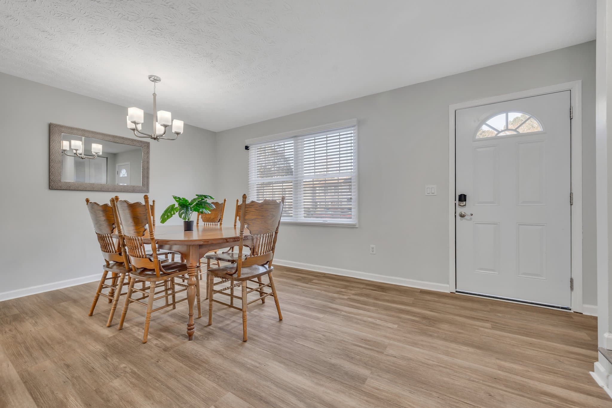 Atlanta House: 8802 Long Beach Cir