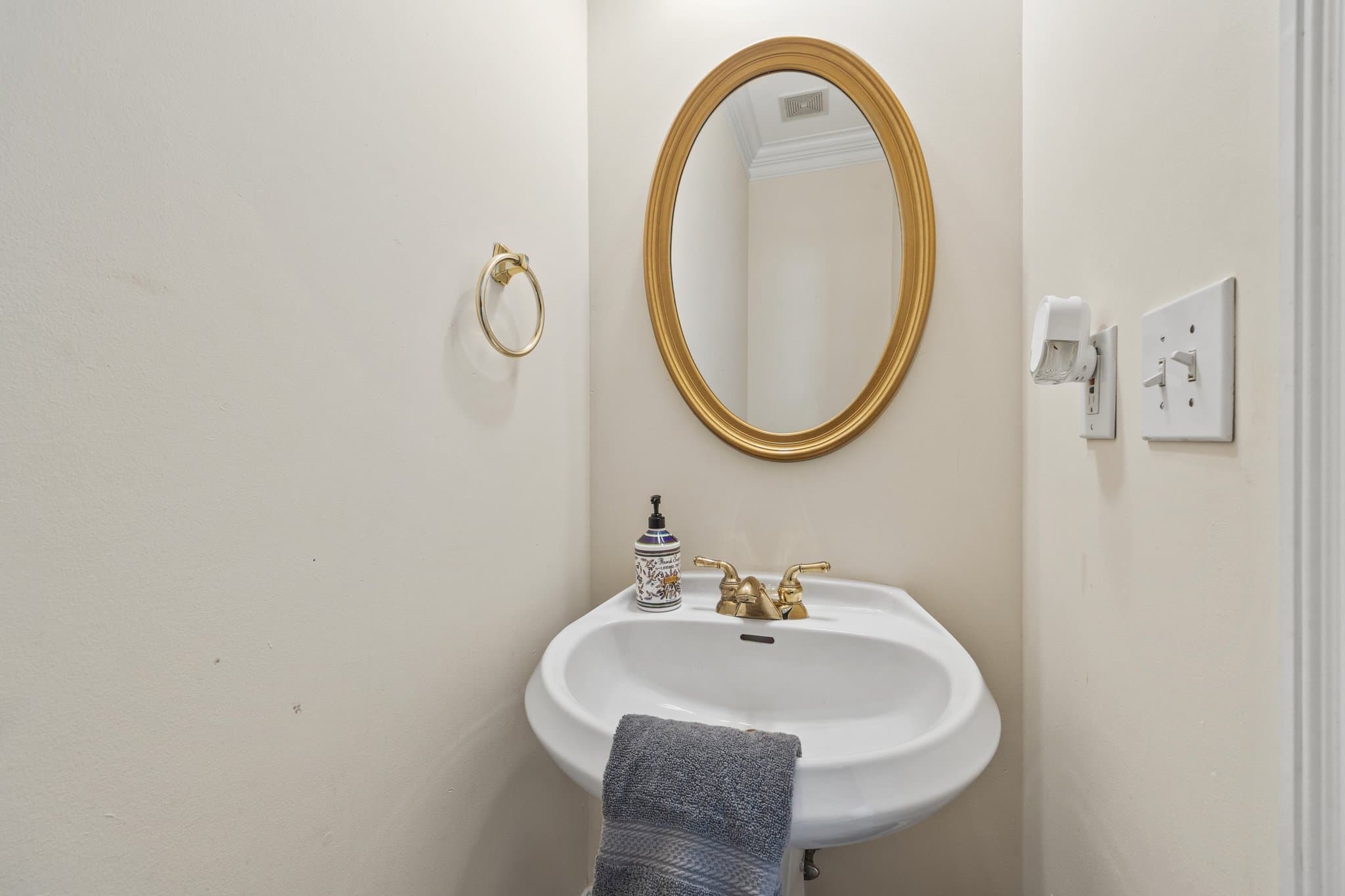Ellenwood House: 2269 Sage Place
