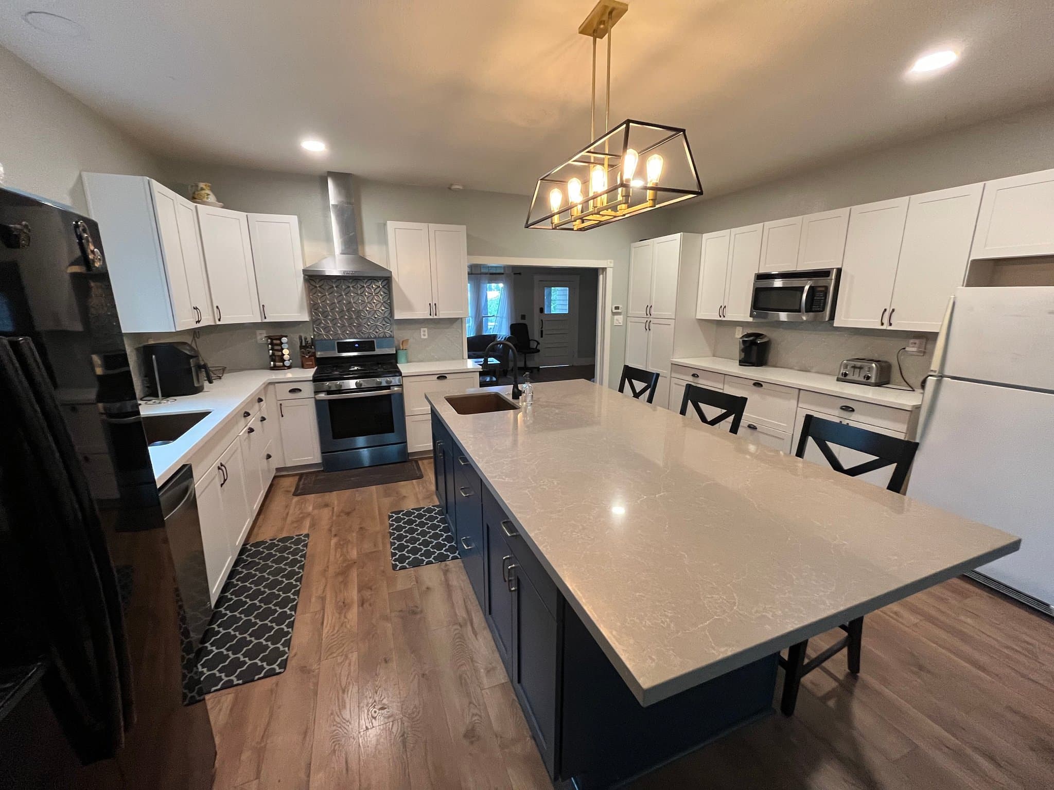 Fair Oaks Single Room: 4059 Ridge St