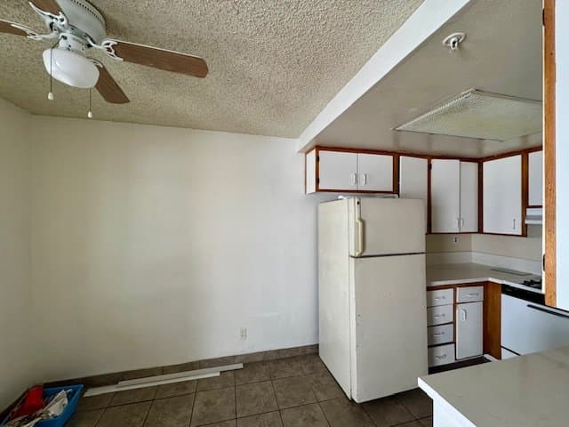 Los Angeles Apartment: 3325 Andrita St