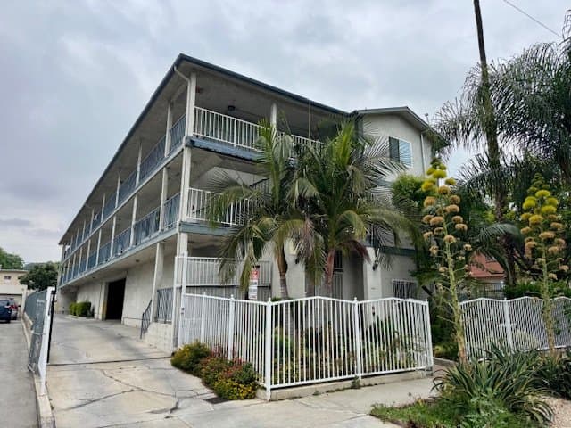 Los Angeles Apartment: 3325 Andrita St