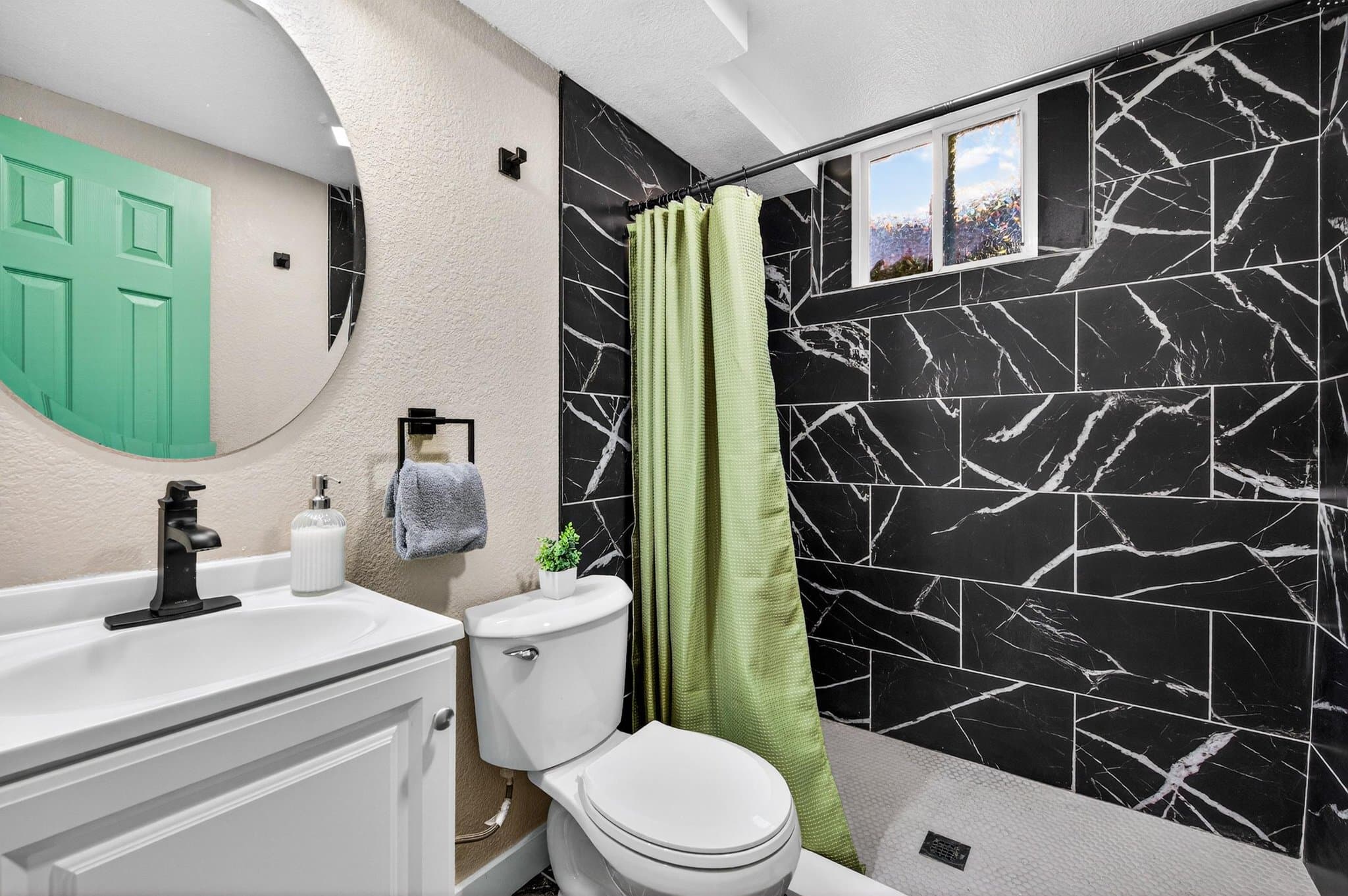 Denver Single Room: 1596 S Stuart St