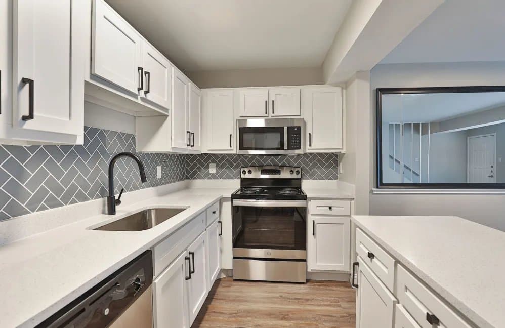 Dallas Apartment: 5151 Verde Valley