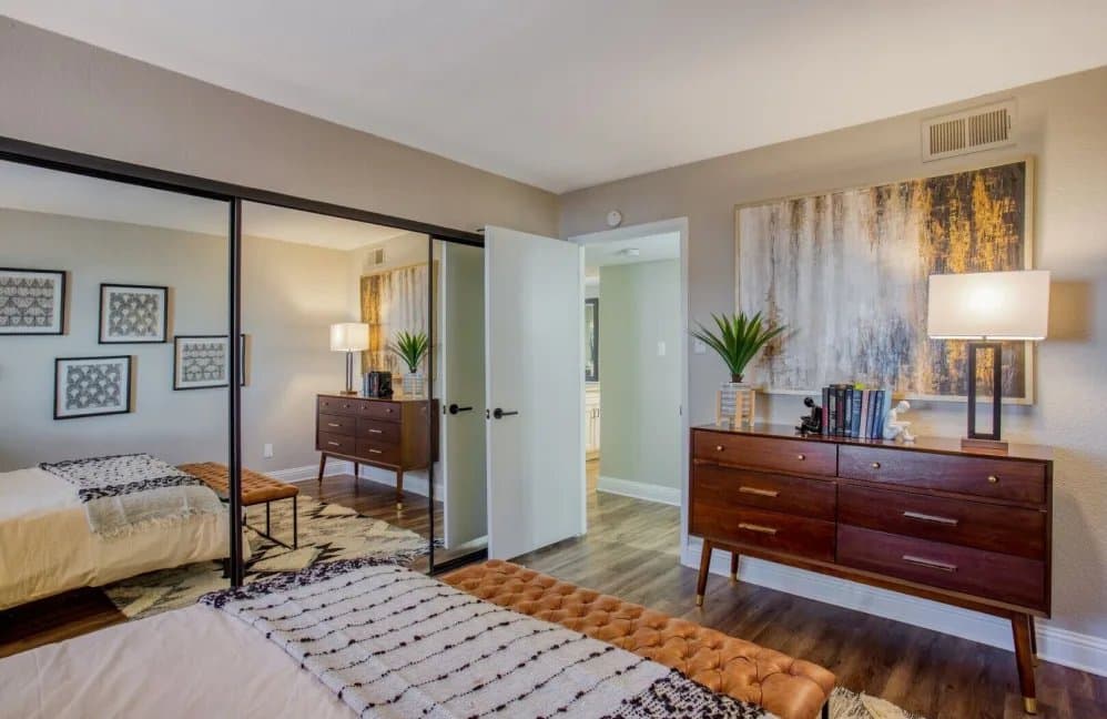 Dallas Apartment: 5151 Verde Valley