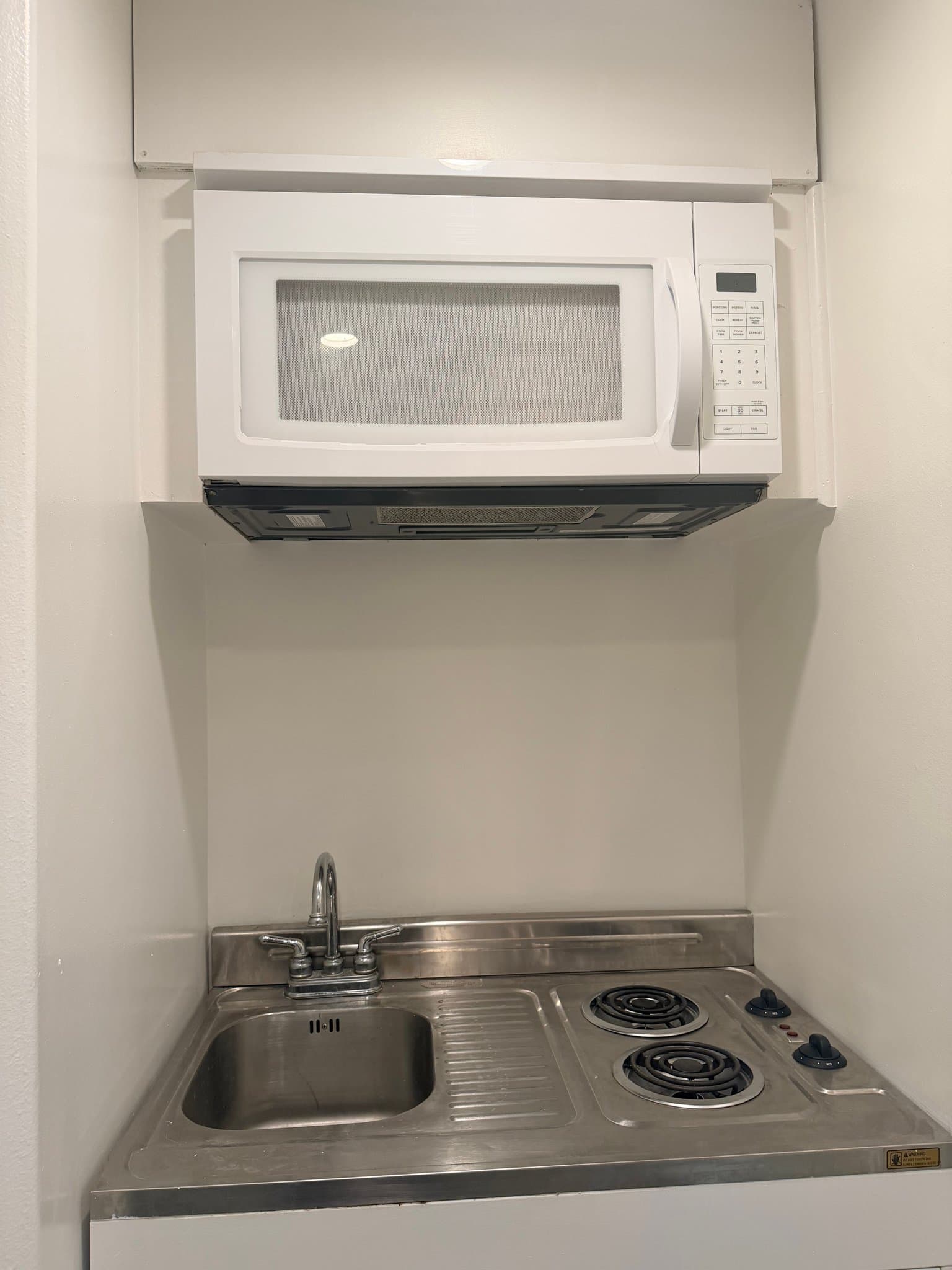 West Hollywood Apartment: 917 N. Sierra Bonita Ave