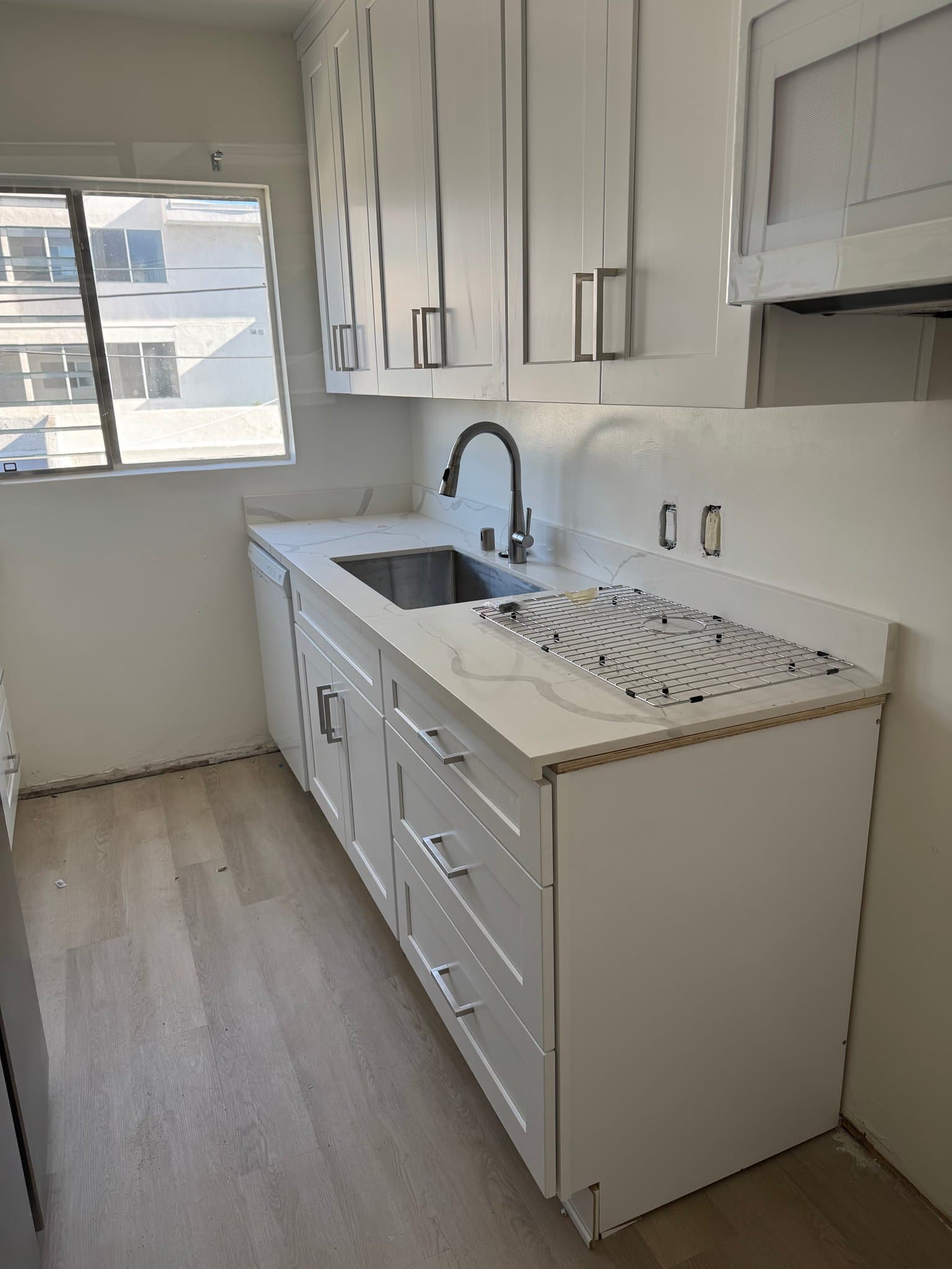 Sherman Oaks Apartment: 4450 Murietta Ave