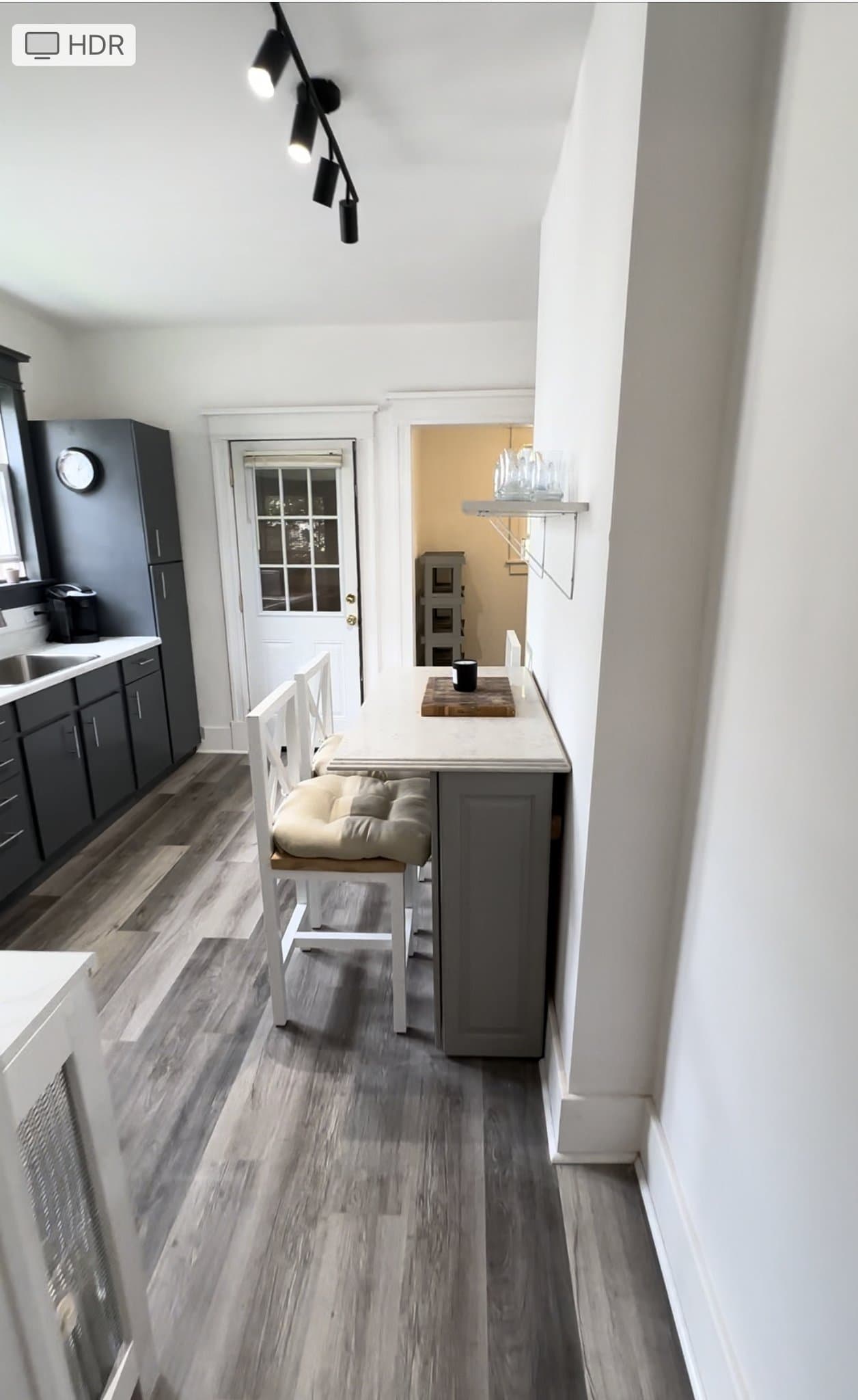 Albany Single Room: 705 Hudson Ave.