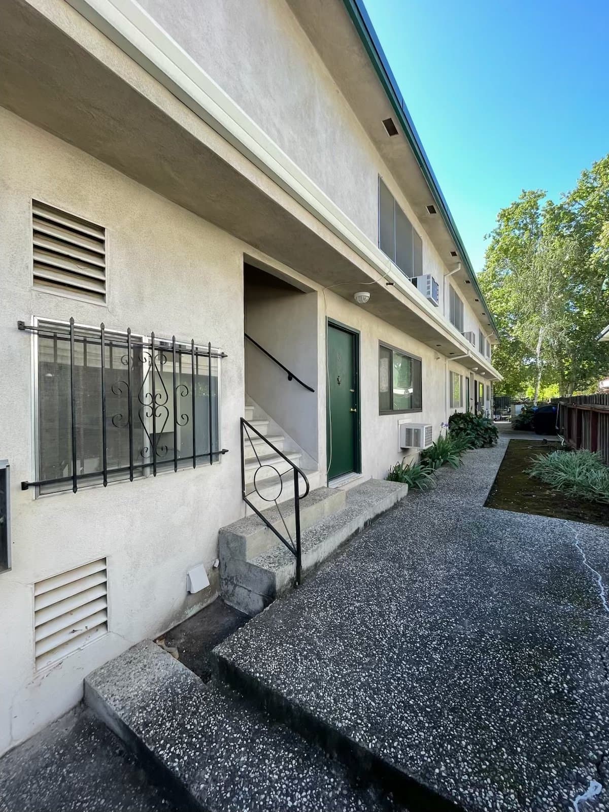 Sacramento House: 2253 2nd Avenue