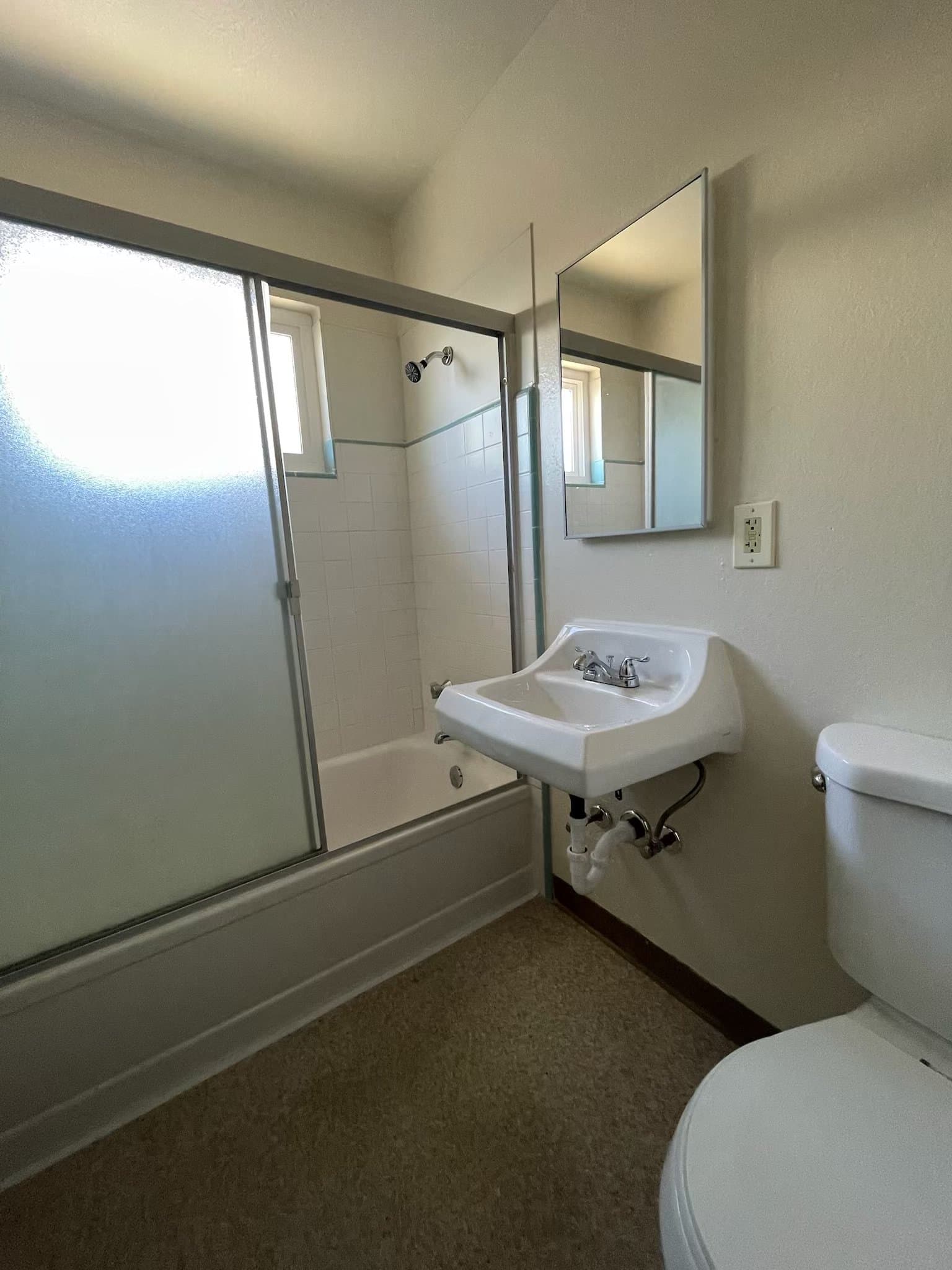 Sacramento House: 2253 2nd Avenue